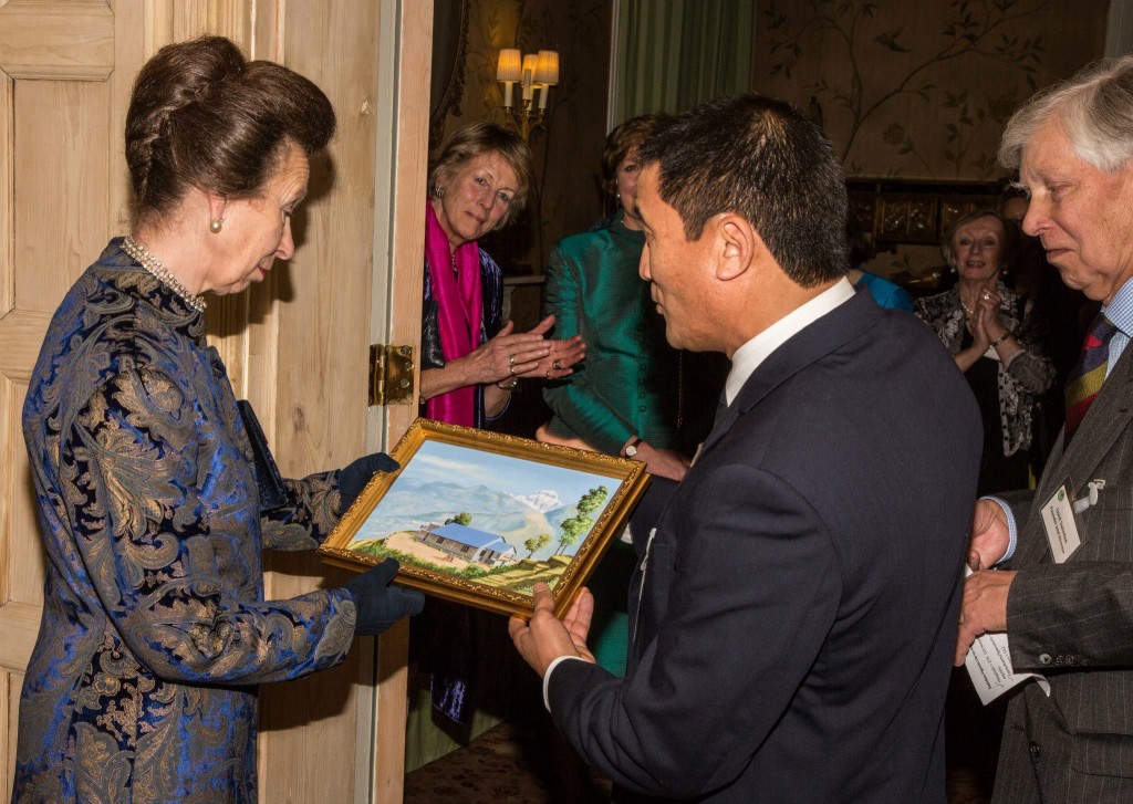 Chairman of CBTSUK presenting momento to HRH The Princess Anne